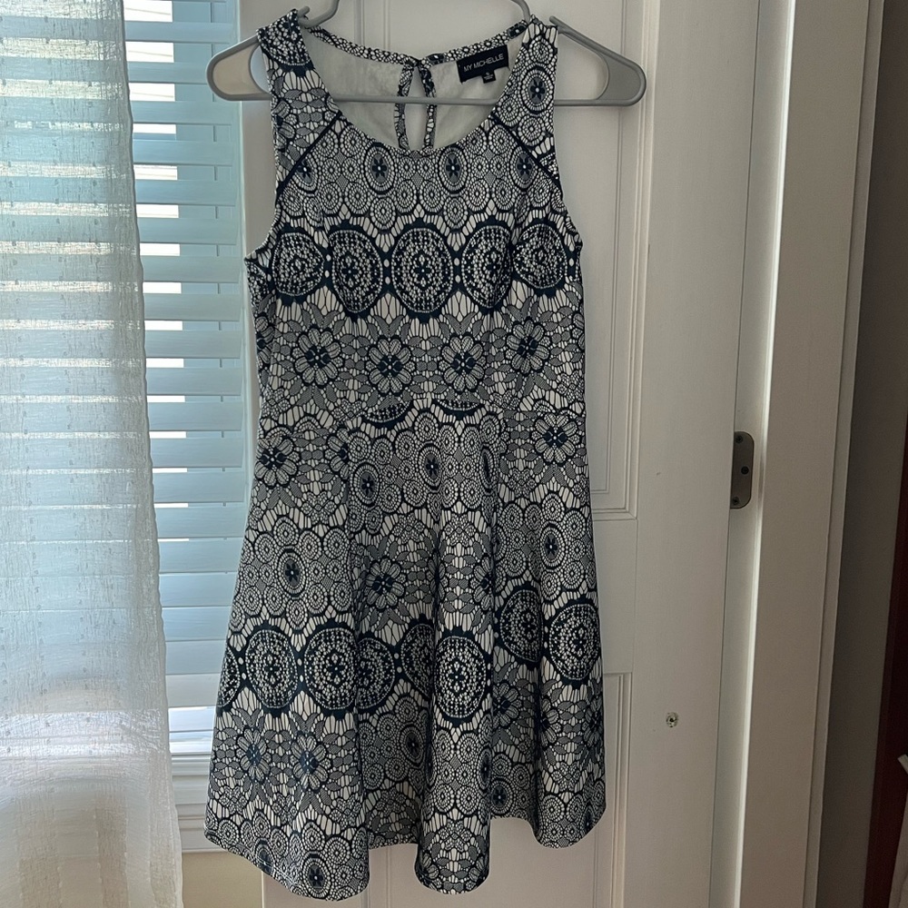 Cute blue and white above knee dress.